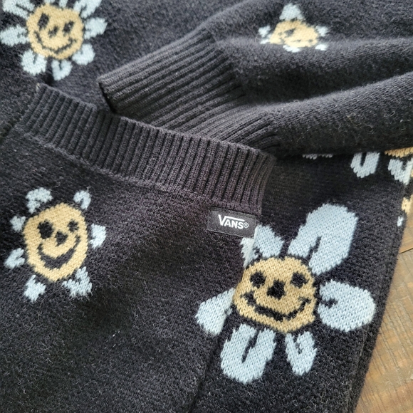 VANS Hilltop Smiley Face Daisy Flower Black Cardigan Sweater NWOT - Picture 8 of 13